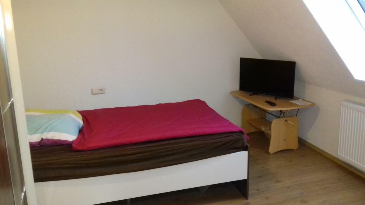 Biberach-Riss-Zimmer-Frei, Einzel-Zimmer Bad Kueche Birkenhard Bilik gambar